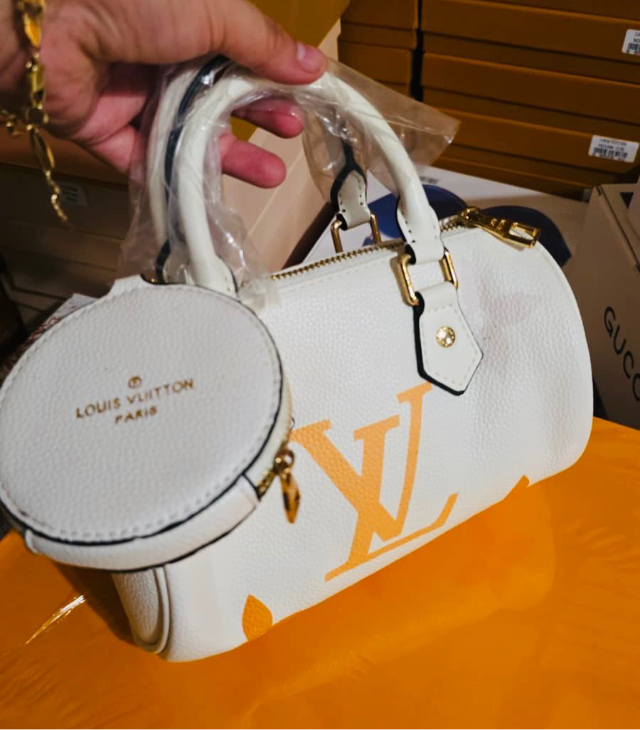 Cartera Lv