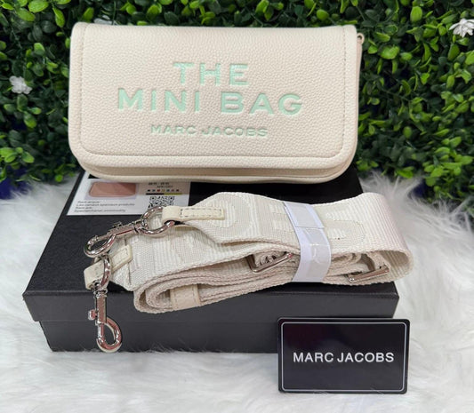 Marc Jacobs mini bag 
Calidad triple A con su caja